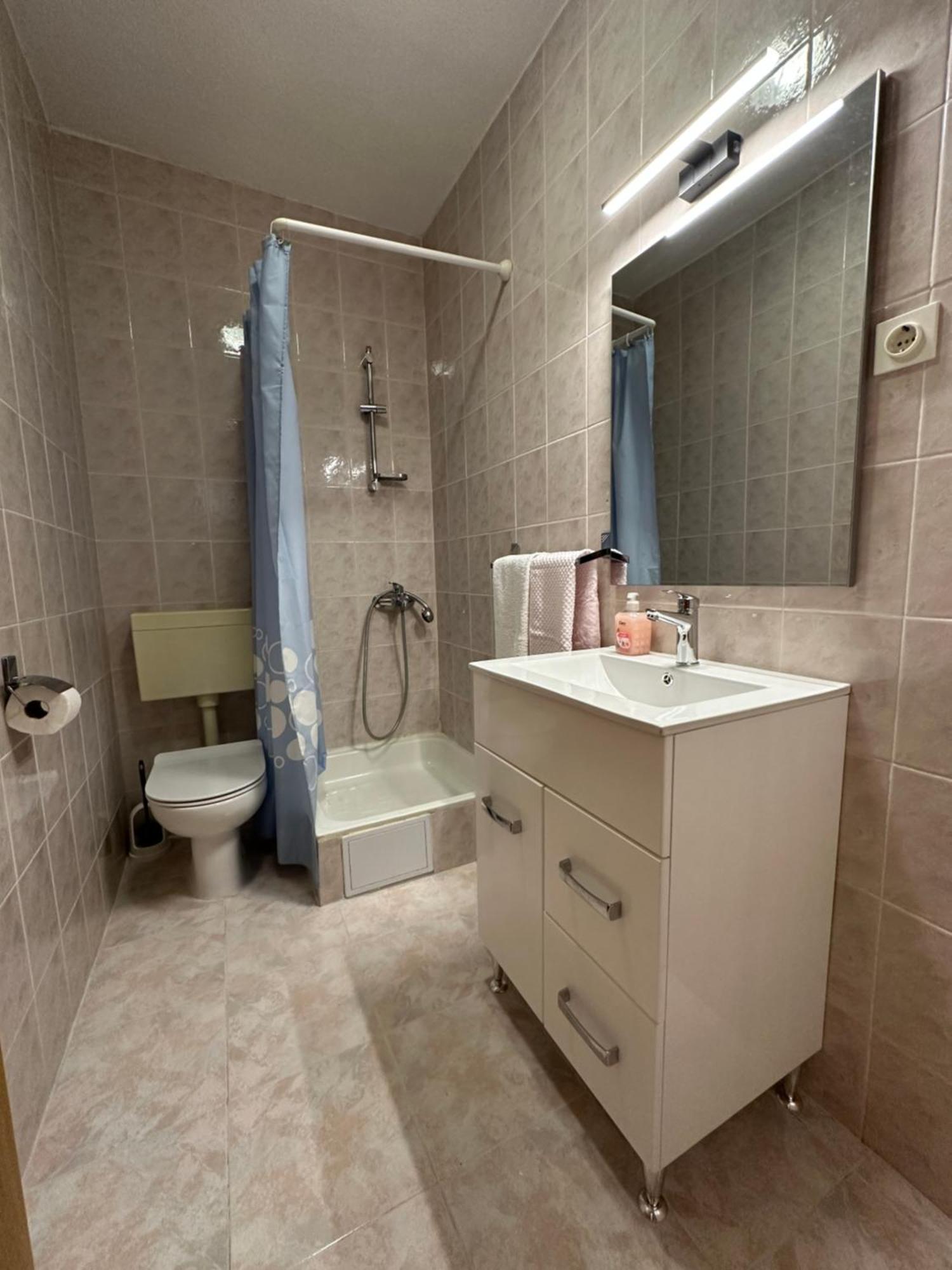 Apartmani Jurica I Ankica Brela Exterior foto